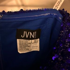 Elegant strap-less sequin prom dress with sash